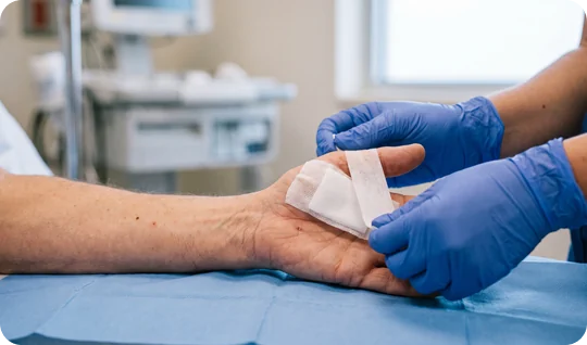 Hand dressing at Urgent Care USA, Plant City FL